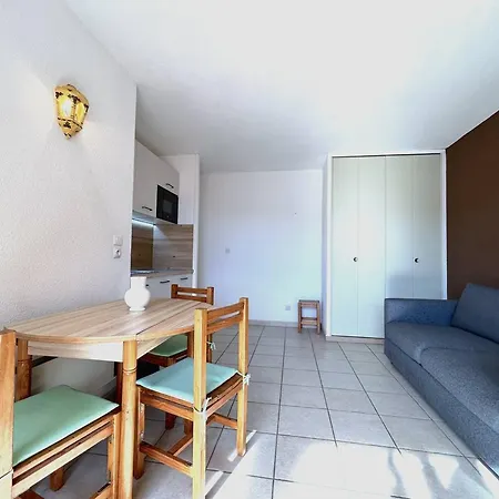 Familial Avec Terrasse Près De La - Fr-1-251-918 *