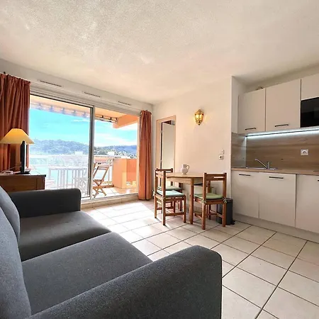 Familial Avec Terrasse Près De La - Fr-1-251-918 Bormes-les-Mimosas